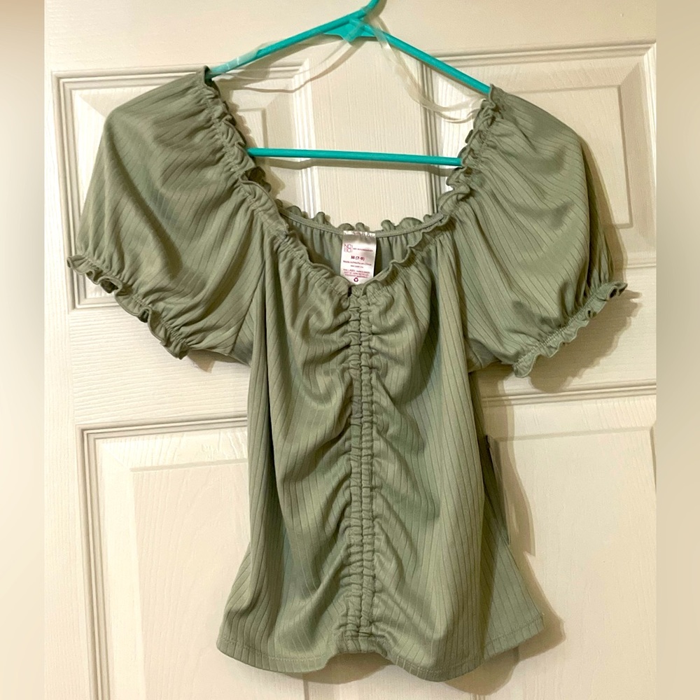 NWT Ruched Shirt - Size Medium